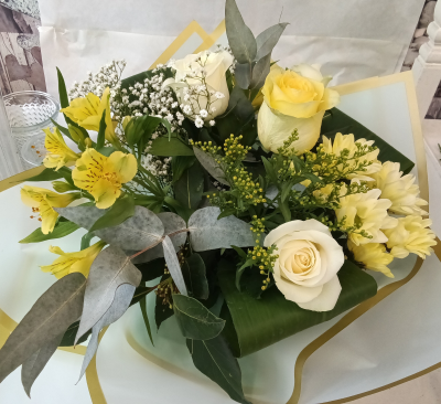 Summer Sunshine - Fresh Yellow and White flower bouquet - Summer sunshine - Yellow and white Handtied  flower bouquet  same day delivery by Glorious Veronicas in Newton Abbot and surrounding areas ordered before 2pm